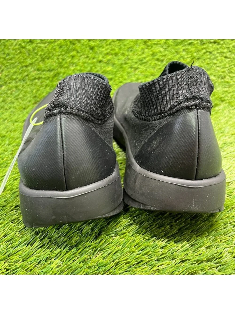 OOFOS OOmg eeZee Low Mens Size 11.5 Black Casual Classic Recovery Slip On Shoes